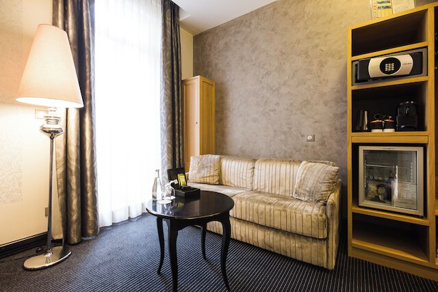 プラザ マドレーヌ ホテル & スパ