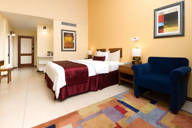 ロイヤル トラリカ ホテル