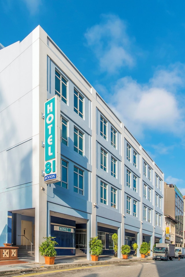 ホテル 81 ディクソン