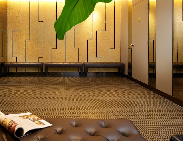 ホテル 81 ゴールド