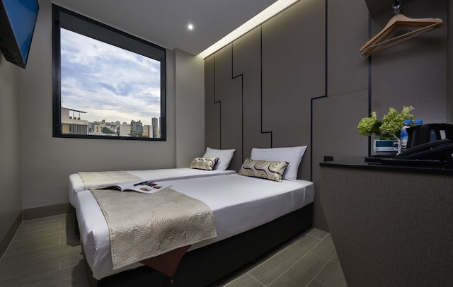 ホテル 81 ゴールド