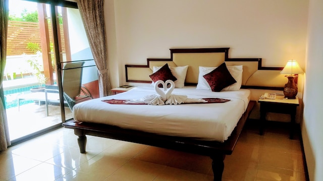 メイジョウ・プーケットホテル