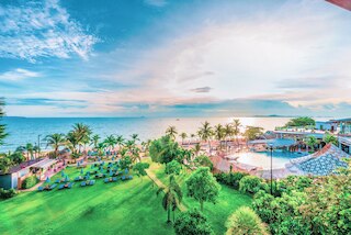 ピナクル グランド ジョムティエン リゾート アンド ビーチ クラブ