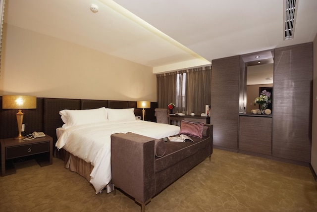 ザ メトロ ホテル (豪爵大飯店台北館)