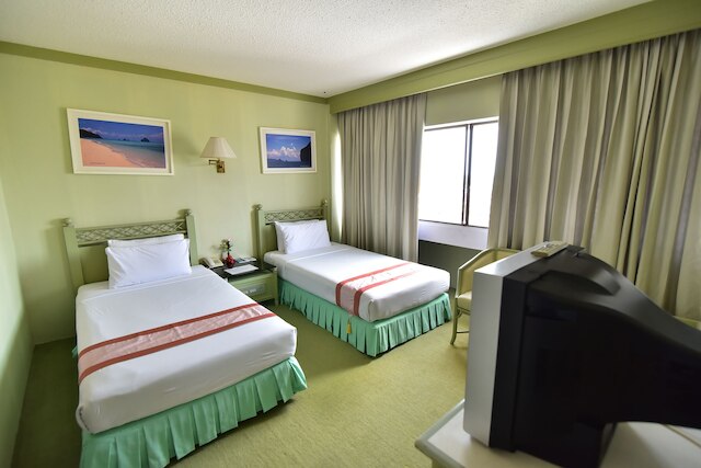 タムリン ホテル