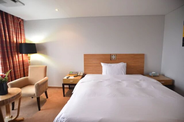 ホテル パイロス