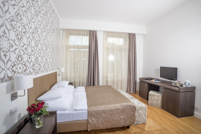 デミンカ パレス