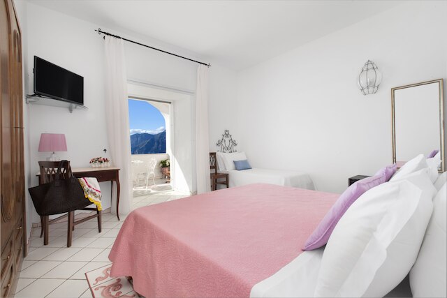 ホテル スメラルド