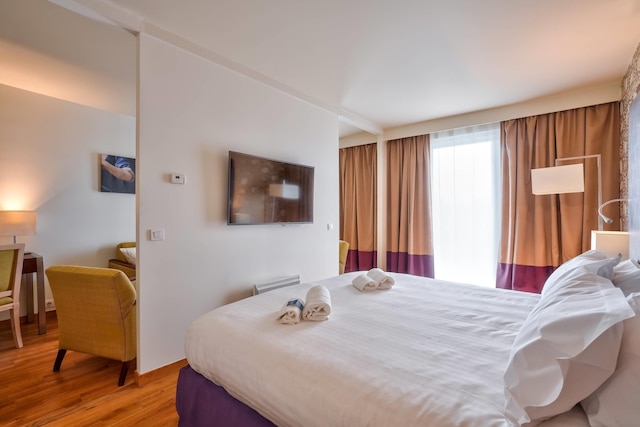 クラリオン パリ CDG エアポート