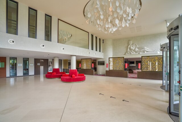 クラリオン パリ CDG エアポート