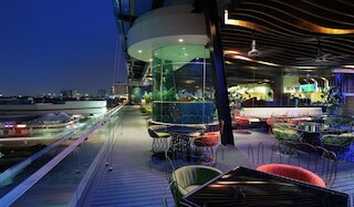 エンパイア ホテル スバン