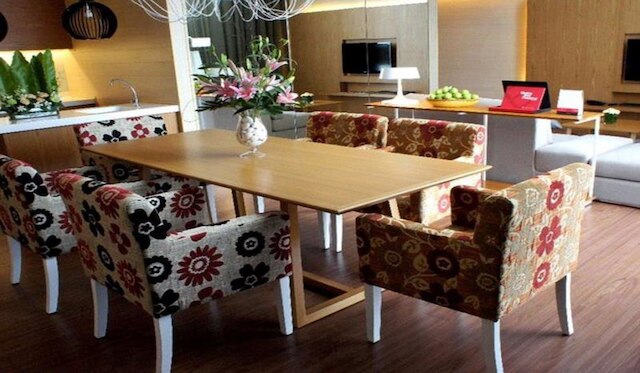 エンパイア ホテル スバン