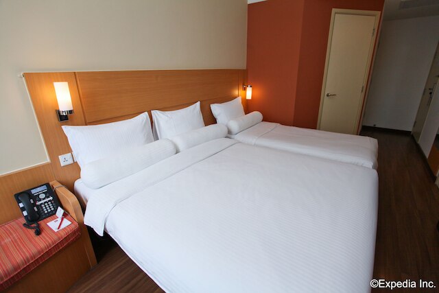 イビス シンガポール ノベナ