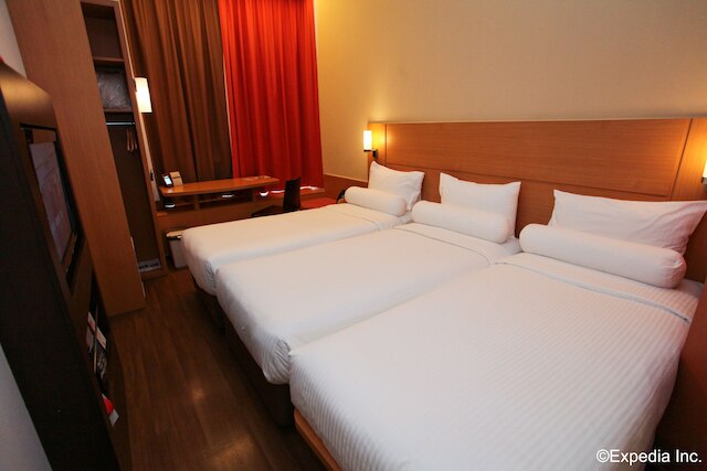 イビス シンガポール ノベナ