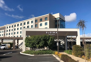 スディマ オークランド エアポート