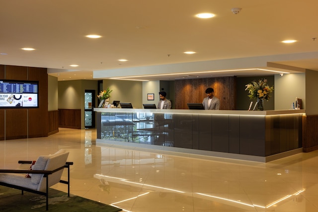 スディマ オークランド エアポート