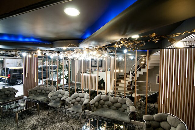 ホテル ブロークン コラム