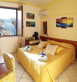 ラヴェッロ ルームズ