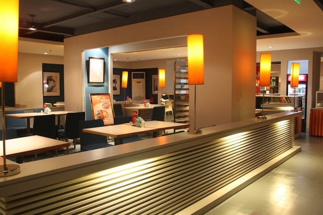 ジンジャン イン イースト 上海 ニュー インターナショナル エキシビション センター (锦江之星上海新国际博览中心酒店)