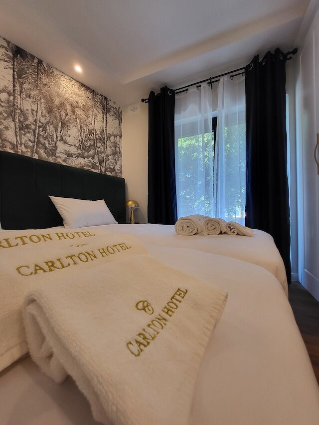 カールトン ホテル