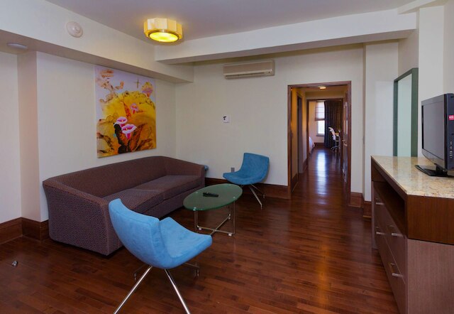 ザ チューダー アームズ  ホテル クリーブランド - A ダブルツリー バイ ヒルトン