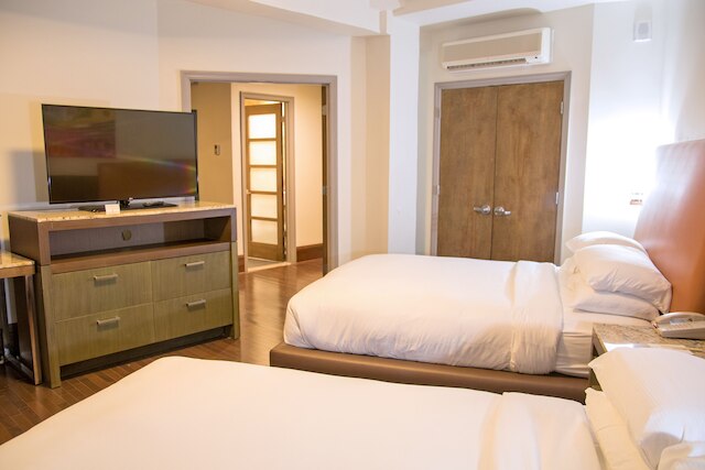 ザ チューダー アームズ  ホテル クリーブランド - A ダブルツリー バイ ヒルトン