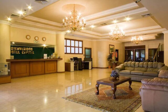 ホテル キャピタル