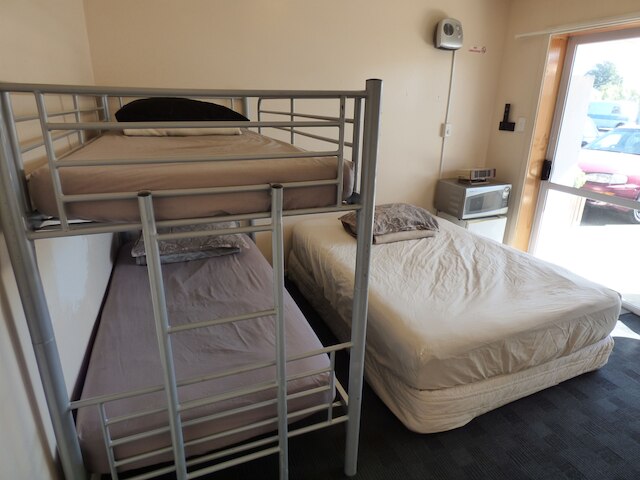 レースコース バックパッカーズ ホステル