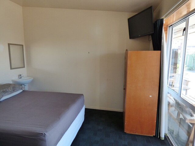 レースコース バックパッカーズ ホステル