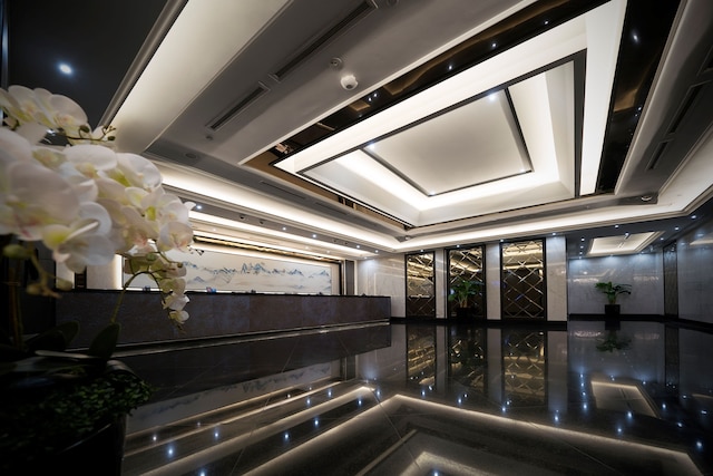 V  ホテル  ラベンダー