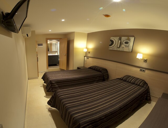 ホスタル ラス フローレス