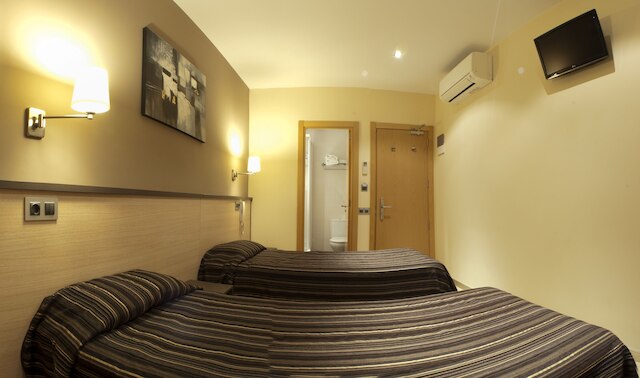 ホスタル ラス フローレス