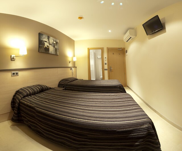 ホスタル ラス フローレス