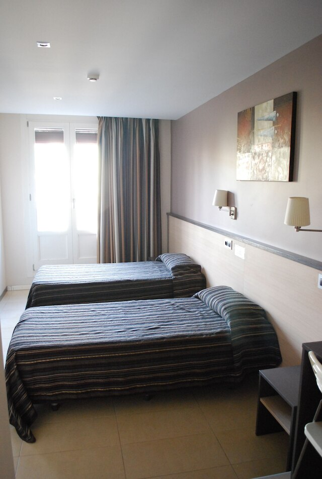 ホスタル ラス フローレス