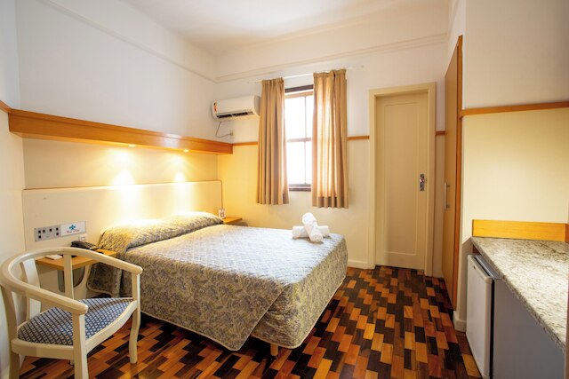 オスカー ホテル