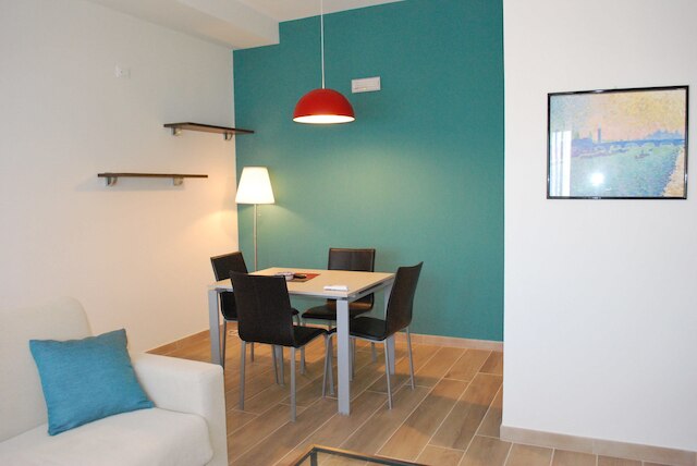 マルベーラ アパートメンツ & スイーツ