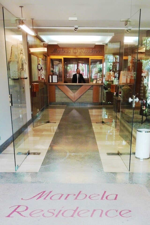 マルベーラ アパートメンツ & スイーツ