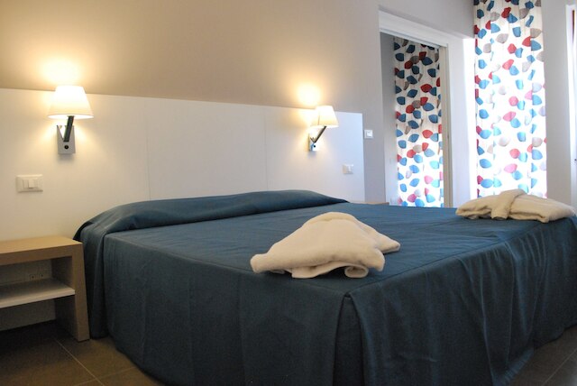 マルベーラ アパートメンツ & スイーツ