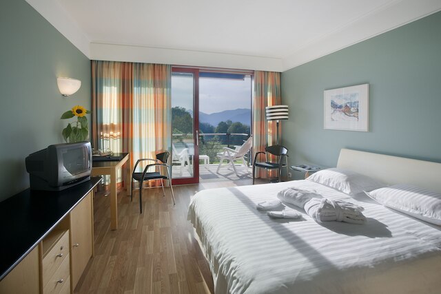 セルピアーノ ホテル