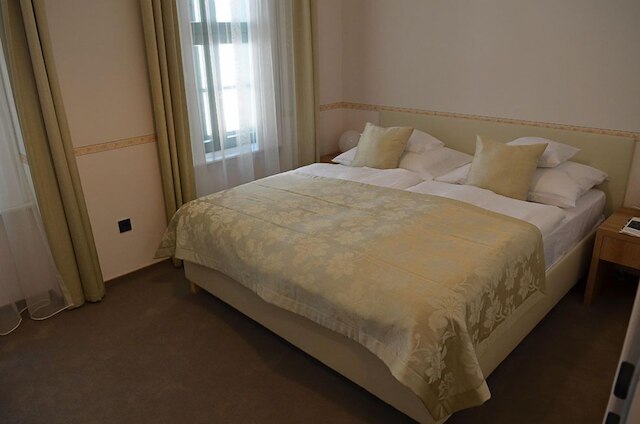 ホテル アルカディア