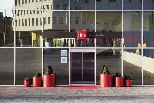 イビス バルセロナ サンタ コロマ