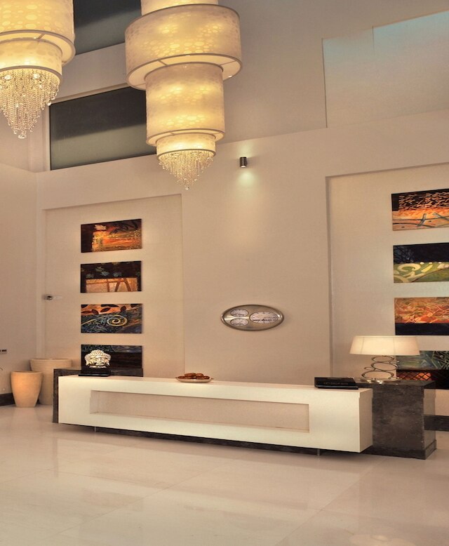 ザ アシュタン サロヴァー ポルティコ デリー