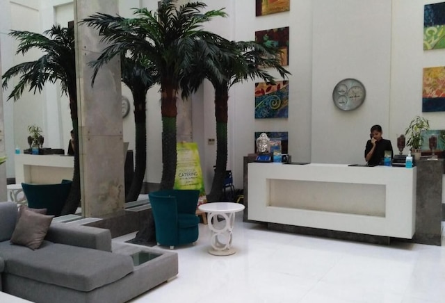 ザ アシュタン サロヴァー ポルティコ デリー