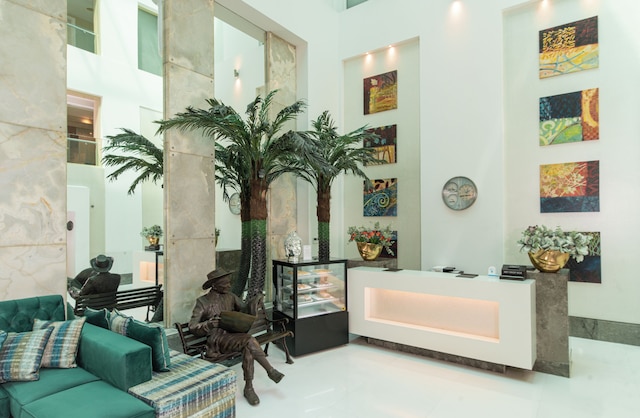 ザ アシュタン サロヴァー ポルティコ デリー