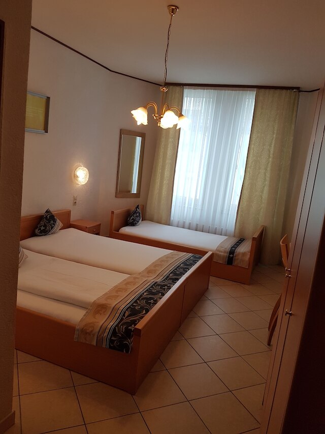 ホテル エンゲルバート