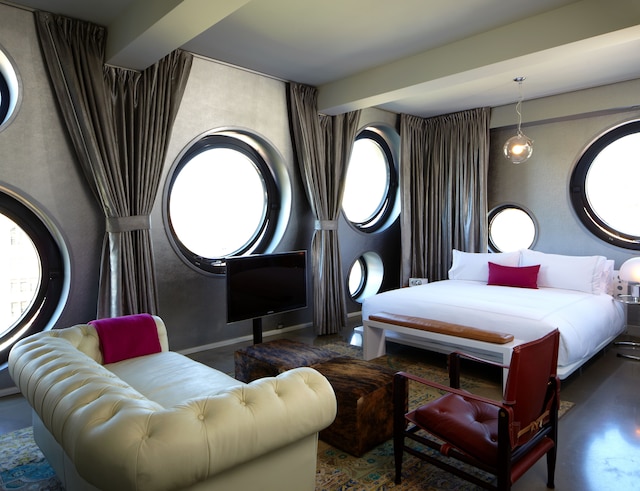 ドリームダウンタウン、ハイアットによって