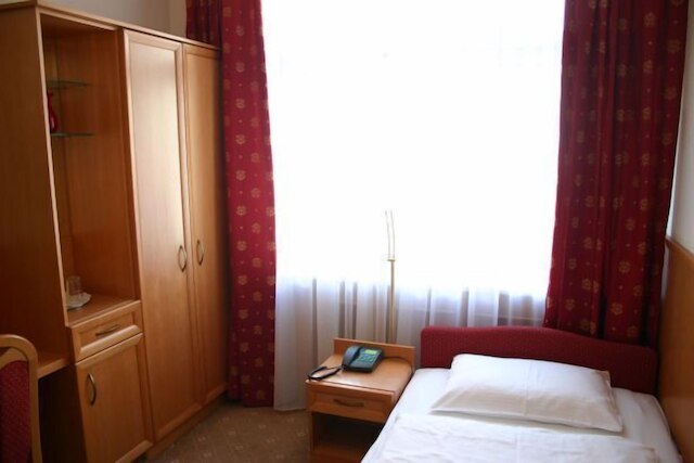 ホテル コルヴィナス