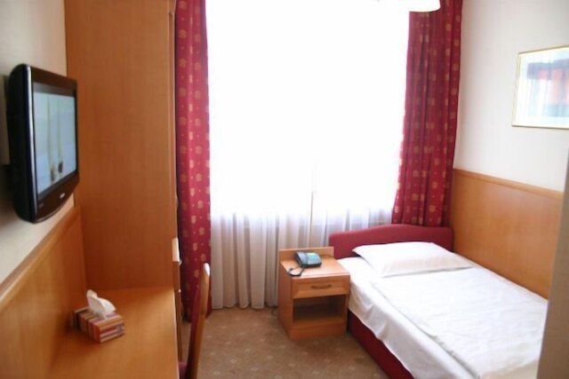 ホテル コルヴィナス