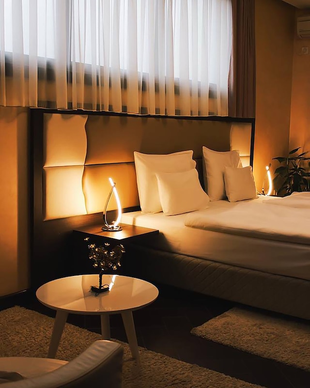 ホテル アレクサンダー ラックス