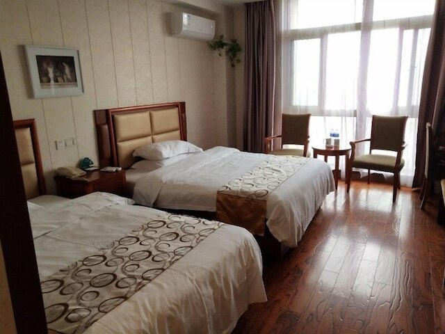 グリーンツリー イン南通ディベロップメント ゾーン セントラル アベニュー ホテル (格林豪泰南通开发区中央路商务酒店)